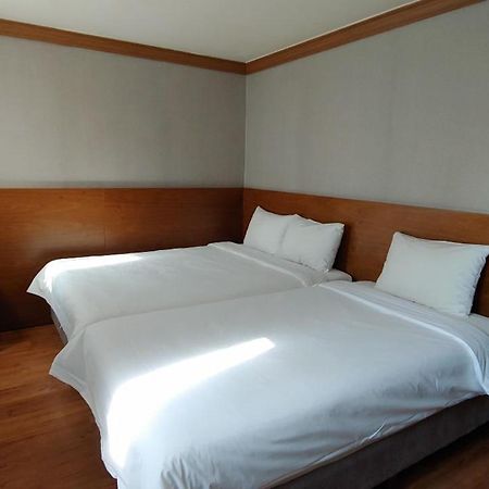 Dawn Beach Hotel Пусан Экстерьер фото