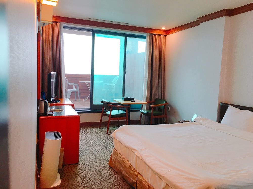 Dawn Beach Hotel Пусан Экстерьер фото