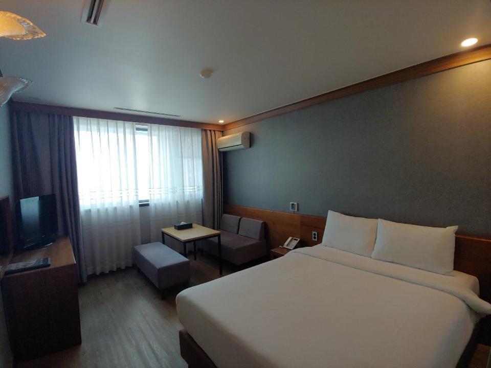 Dawn Beach Hotel Пусан Экстерьер фото