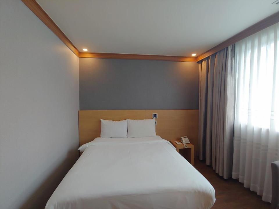 Dawn Beach Hotel Пусан Экстерьер фото