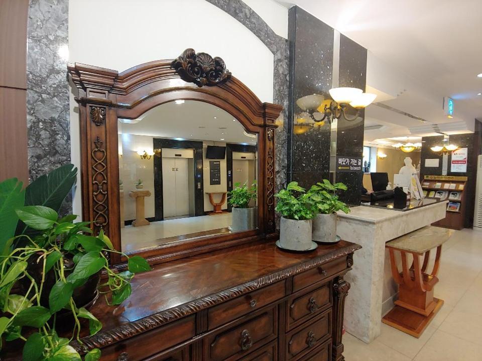 Dawn Beach Hotel Пусан Экстерьер фото
